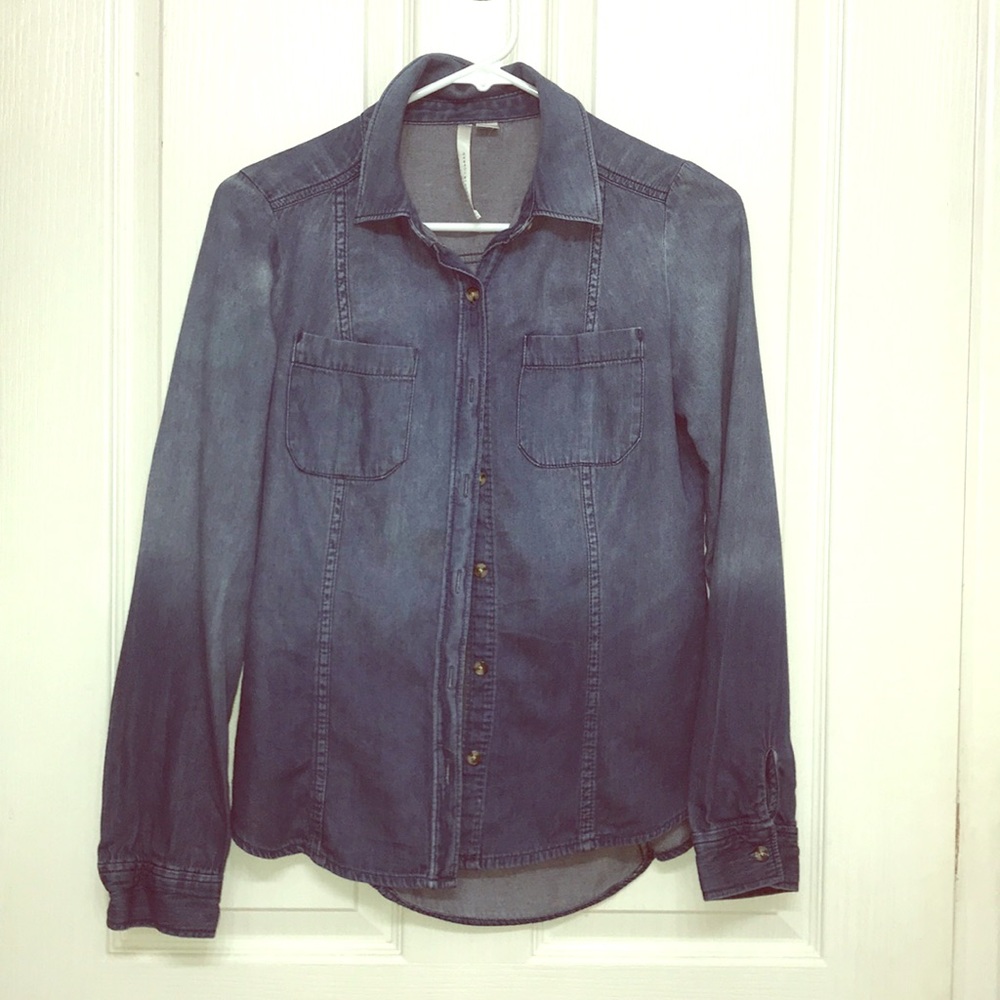 LC Lauren Conrad Chambray Top